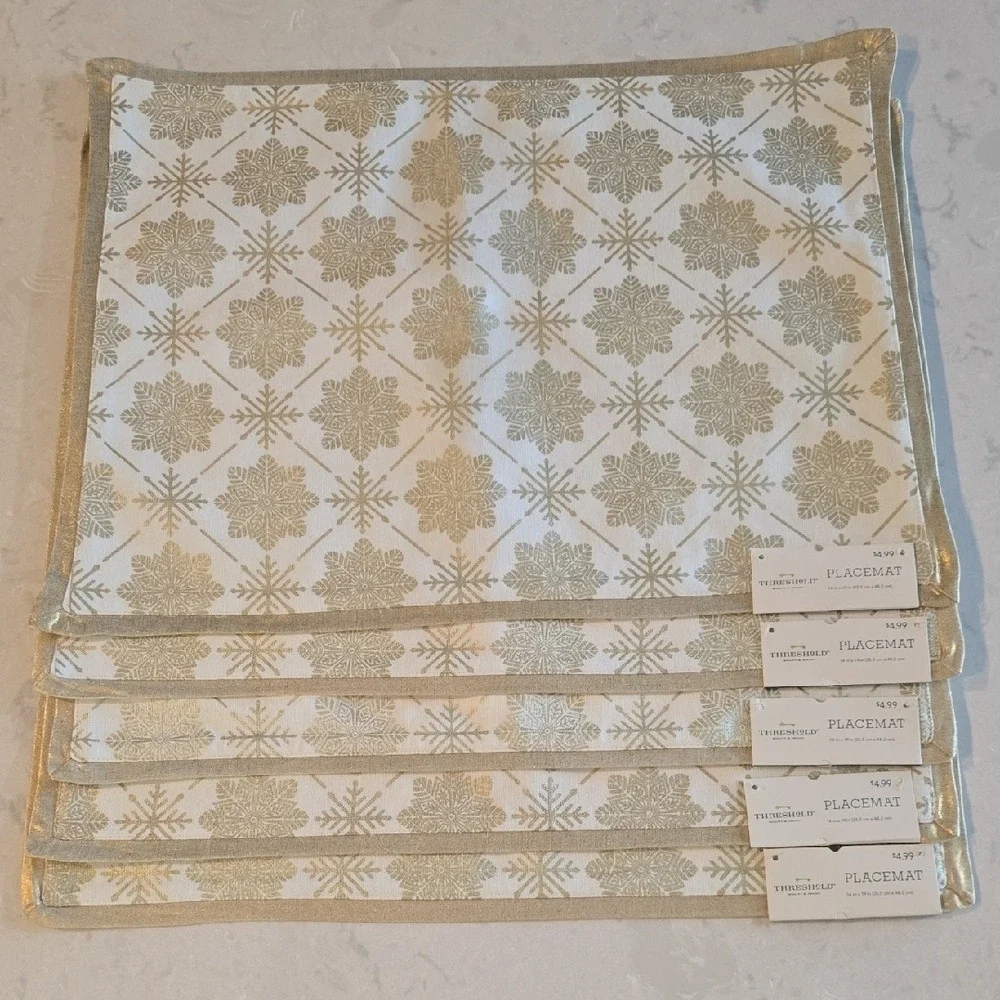 Christmas in July! Threshold Gold White Snowflake Placemats Set of 5 Holiday